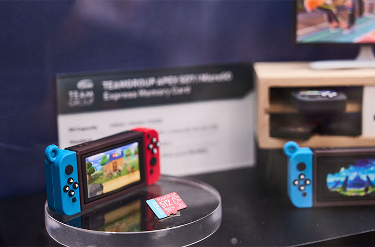 TEAMGROUP APEX SD7.1 MicroSD Express 記憶卡，最大提供 512GB 的大容量。