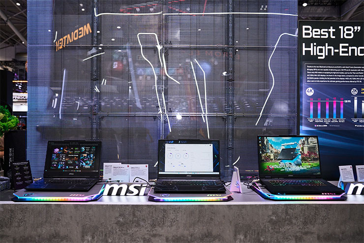 COMPUTEX 2025:微星全線新品全公開!6 大亮點一次看! - 阿祥的網路筆記本 現場也展出了其他系列的微星電競筆電。