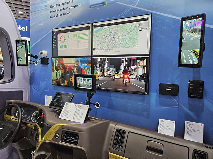 COMPUTEX 2025:微星全線新品全公開!6 大亮點一次看! - 阿祥的網路筆記本 微星的智慧駕駛相關應用展示。