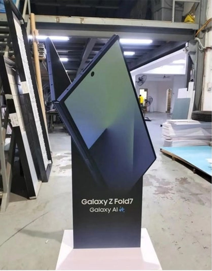 三星 Galaxy Z Fold 7 的零售宣傳物曝光,實機真的好薄! - 阿祥的網路筆記本 疑似 Galaxy Z Fold 7 的零售展示製作物