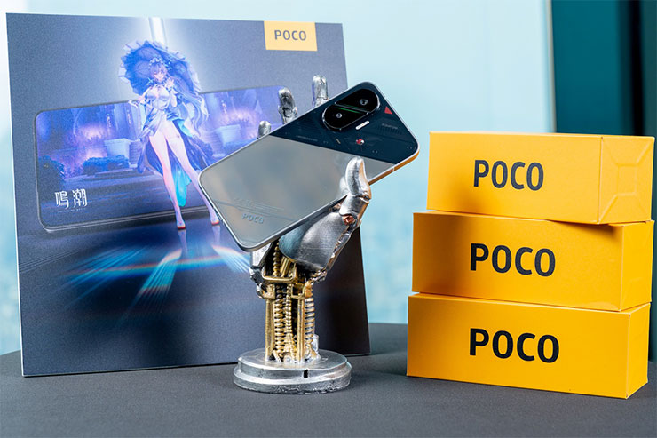 POCO F7 搭載全台首發 Snapdragon® 8s Gen 4 處理器，內建 6500mAh 超大電池 搭配 90W 快充，同時正面配有 6.83 吋 1.5K AMOLED 螢幕，背面更特別推出機甲銀限定版。