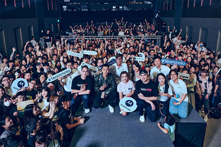 Motorola 寵粉打造瘦子專場派對超火熱,razr 60系列搭電信優惠 0 元入手,再抽 RIMOWA 精品好禮 - 阿祥的網路筆記本 Motorola與razr 60 Family代言人瘦子舉辦非賣入場派對 幸運歌迷與瘦子一同挑戰饒舌對決及趣味遊戲