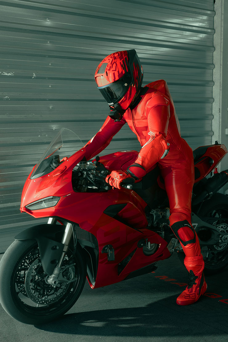 Insta360 與 MotoGP 傳奇賽車手 Marc Márquez 攜手推出限量聯名款 - 阿祥的網路筆記本 Insta360 Ace Pro 2 x Marc Marquez