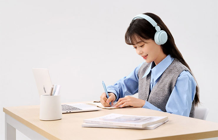 開學必備!1MORE 萬魔推出 HQ20 聽力保護學習耳機,智慧音量減輕聽力負擔! - 阿祥的網路筆記本 開學必備!1MORE萬魔推出HQ20聽力保護學習耳機 四款配色8月15日開賣