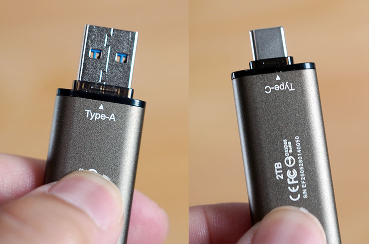 X2 MAX 同樣內建了 USB Type-A 與 USB Type-C 兩種傳輸介面，且都有外蓋防護。
