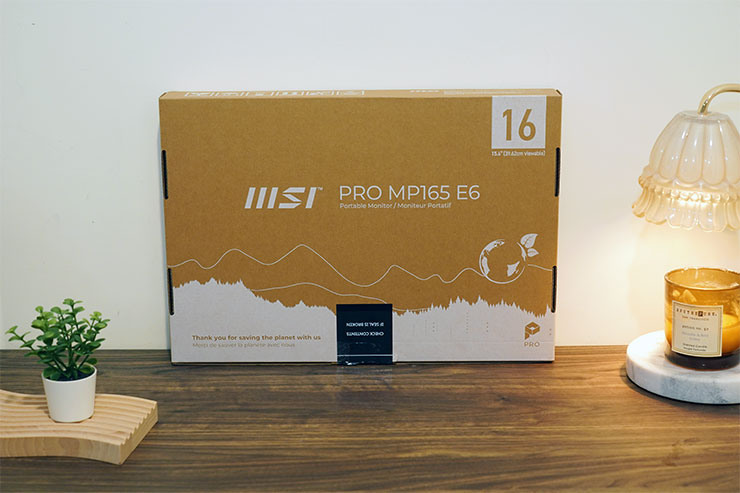 MSI PRO MP165 E6 便攜顯示器開箱實測:輕薄無負擔,輕鬆升級行動雙螢幕環境! - 阿祥的網路筆記本 包裝盒背面。