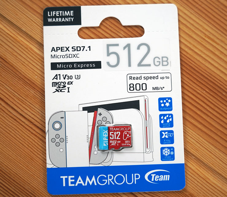 TEAMGROUP APEX SD7.1 MicroSD Express 記憶卡包裝正面。