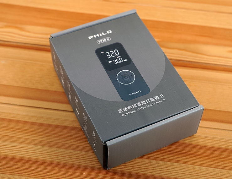 飛樂打氣王 2 急速無線電動打氣機 TP20II 開箱實測:打氣更快速,電量更提升!更易於攜帶的救車神器! - 阿祥的網路筆記本 飛樂 TP20Ⅱ 的外盒正面,走簡約質感風格。