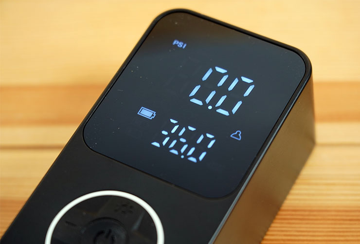 飛樂打氣王 2 急速無線電動打氣機 TP20II 開箱實測:打氣更快速,電量更提升!更易於攜帶的救車神器! - 阿祥的網路筆記本 另外也有自定模式,可依需求自定適合的氣壓數值並記憶下來使用。