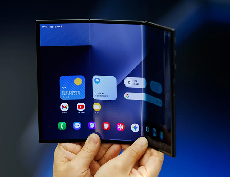 Galaxy Z Trifold 的左右摺疊是有「正確順序」的