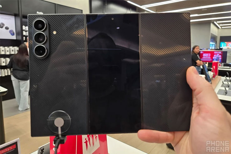 Galaxy Z TriFold 預估在全球發貨量約 2 萬台左右