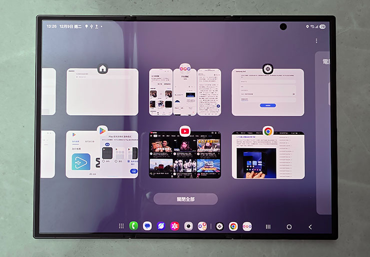 三星 Galaxy Z TriFold 實機動手玩:三摺疊設計讓平板尺寸也能收納口袋,獨立 DeX 功能讓多工更靈活 - 阿祥的網路筆記本 開啟多工選單後,向右滑可以看到「電腦版」的桌面,即可切換至獨立的 DeX。