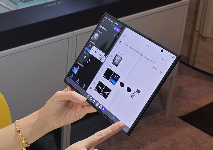 三星 Galaxy Z TriFold 列全球首發六國之一,12/19 正式開賣 - 阿祥的網路筆記本 Galaxy Z TriFold 展開後內螢幕達 10 吋