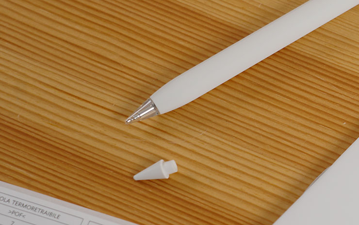 HUAWEI MatePad 11.5 2025 開箱實測:雲晰柔光屏護眼有感,三代 HUAWEI M-Pencil 頂天手感成筆記繪畫絕配! - 阿祥的網路筆記本 除了原本的筆尖,也額外提供另一組手感不同的筆尖可以替換。