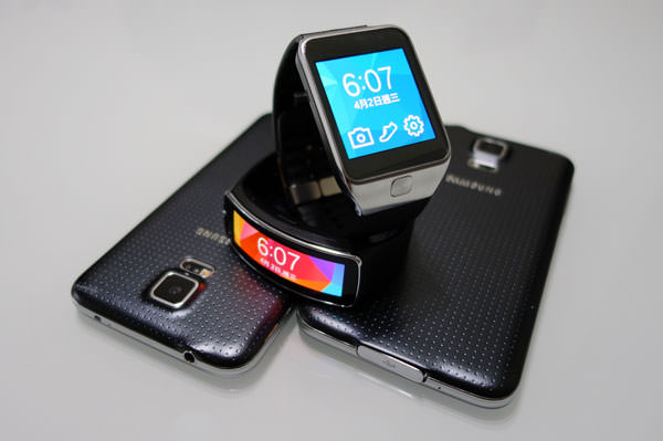 [Hands-on] 三星穿戴式行動裝置下一代接班人：「Samsung Gear 2 & Gear Fit」產品介紹與功能實測分享！